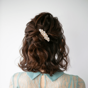 パールとビジューのバレッタ