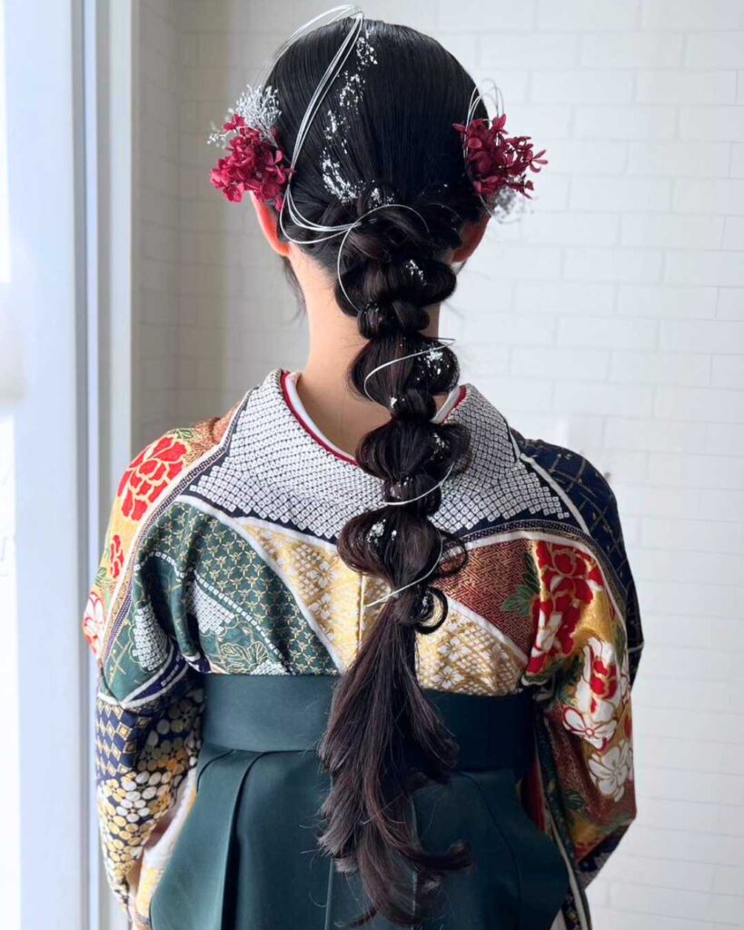 京都での卒業式におすすめのヘアメイク、編みおろし玉ねぎヘア
