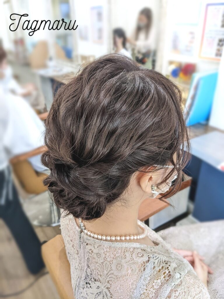 ウエーブのキレイめシニヨン☆ヘアセット
